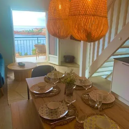 Apartment La Belle Vue-charming Duplex With Sea View, 50 Meters From And Private Parking Saint-Raphael (Var)