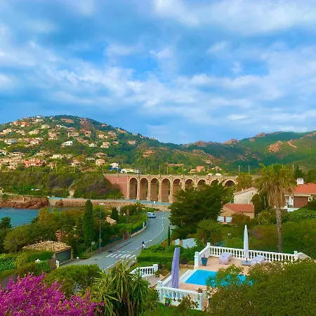 Apartamento La Belle Vue-charming Duplex With Sea View, 50 Meters From And Private Parking Saint-Raphaël